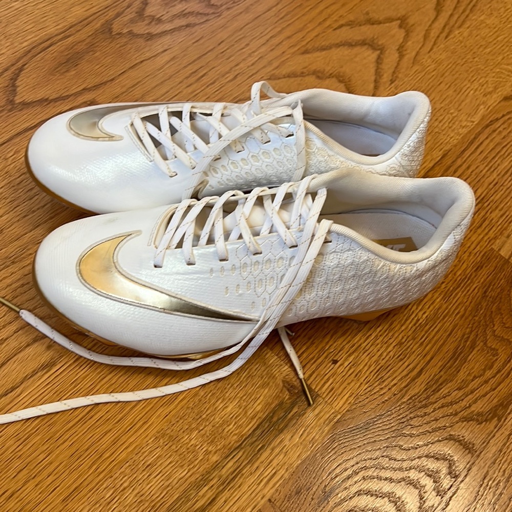 Nike metal baseball cleats